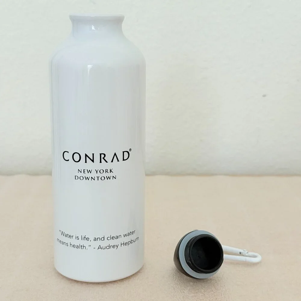 💧NWOT💧 Conrad New York Downtown Screw Off Lid Drink Water Bottle